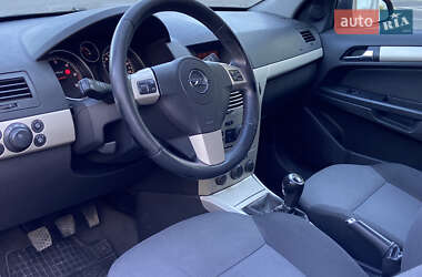 Универсал Opel Astra 2007 в 