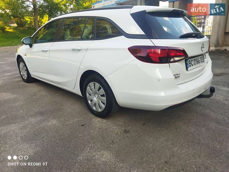 Универсал Opel Astra 2018 в Золочеве