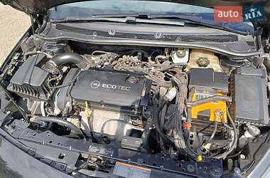 Хэтчбек Opel Astra 2010 в 