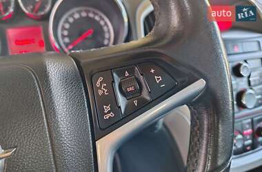 Хетчбек Opel Astra 2013 в 