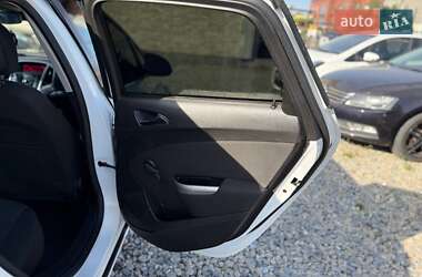 Хэтчбек Opel Astra 2011 в 