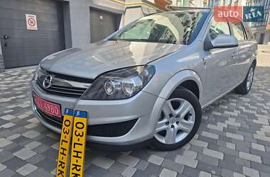 Универсал Opel Astra 2010 в 