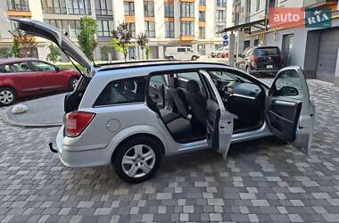 Универсал Opel Astra 2010 в 