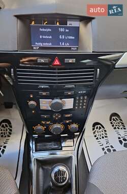 Универсал Opel Astra 2010 в 