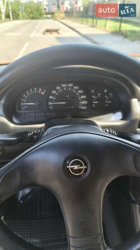 Кабриолет Opel Astra 1993 в Львове