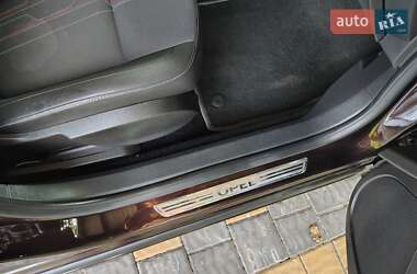 Хетчбек Opel Astra 2013 в 