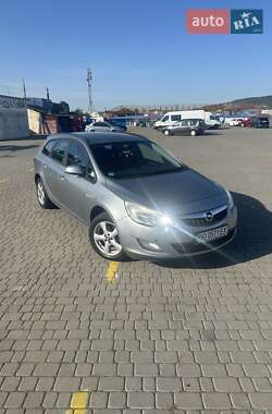 Универсал Opel Astra 2011 в Черновцах