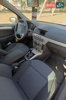 Универсал Opel Astra 2007 в 