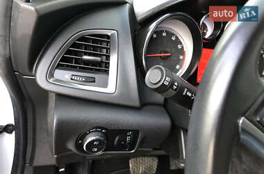 Хэтчбек Opel Astra 2011 в 