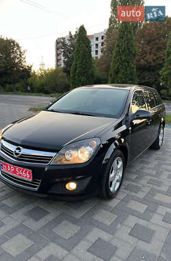 Универсал Opel Astra 2010 в Хмельницком