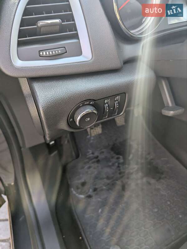 Универсал Opel Astra 2015 в Ивано-Франковске