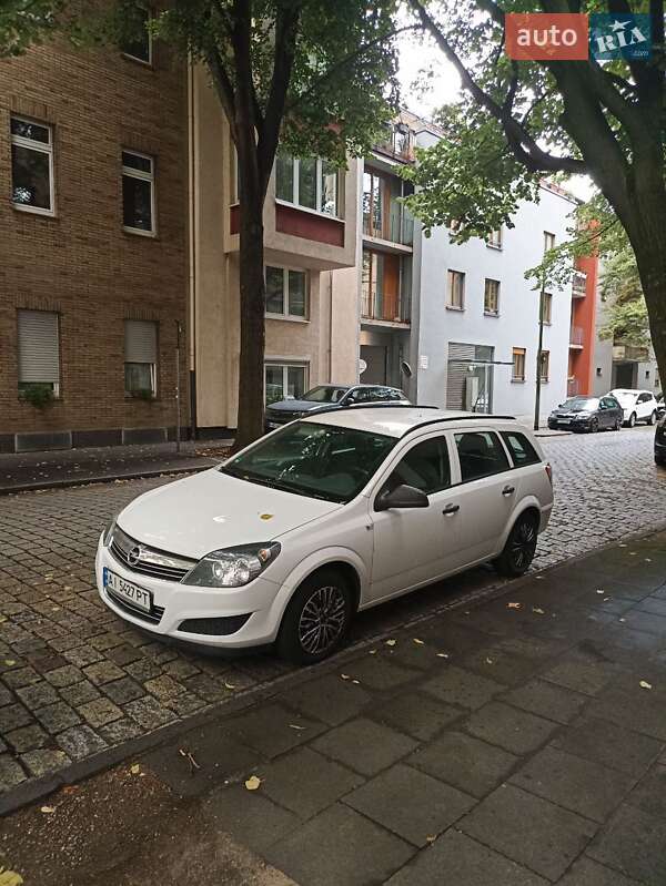 Универсал Opel Astra 2010 в Белой Церкви