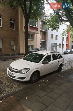 Универсал Opel Astra 2010 в 