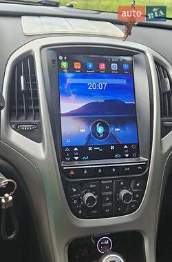 Универсал Opel Astra 2011 в 