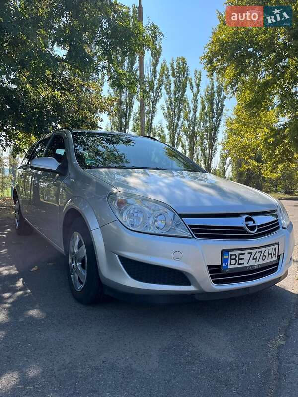 Универсал Opel Astra 2009 в Южноукраинске