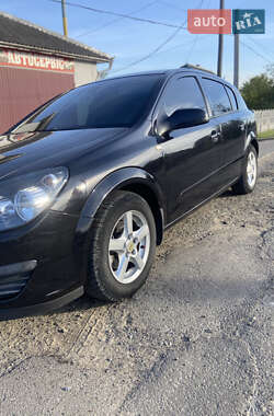 Хэтчбек Opel Astra 2006 в 