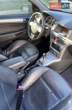 Хэтчбек Opel Astra 2006 в 