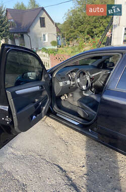 Хэтчбек Opel Astra 2006 в 