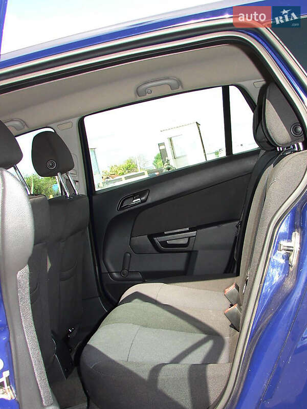 Универсал Opel Astra 2011 в Одессе