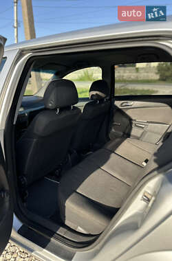 Универсал Opel Astra 2006 в 