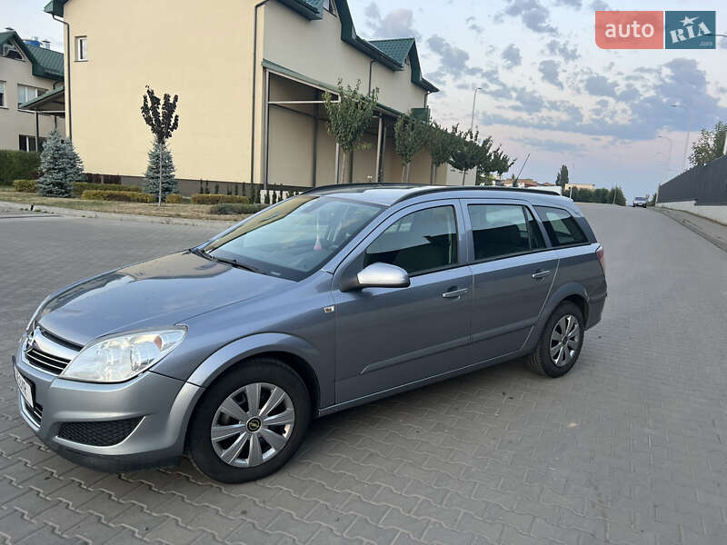 Универсал Opel Astra 2008 в Рожище