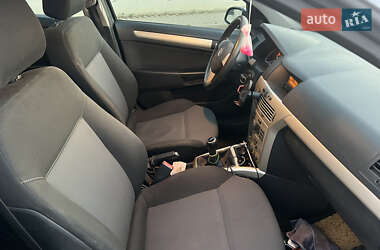 Универсал Opel Astra 2008 в Рожище