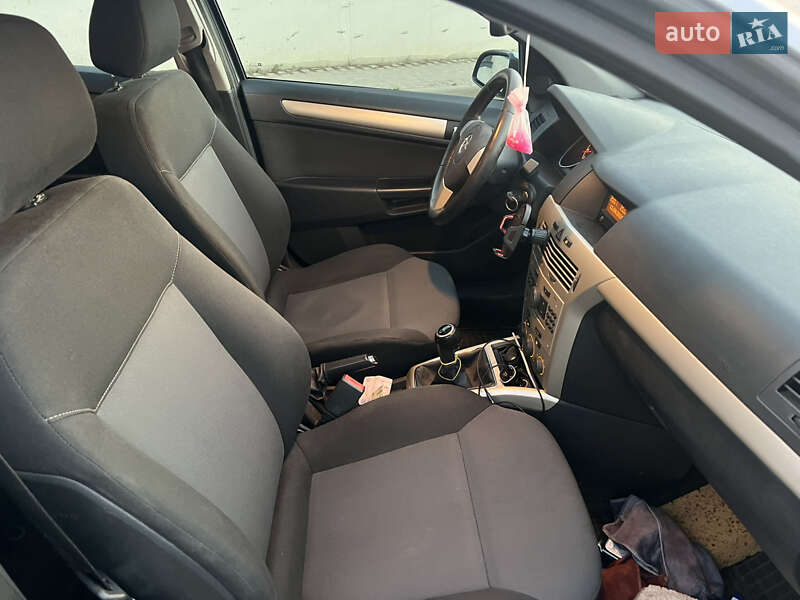 Универсал Opel Astra 2008 в Рожище