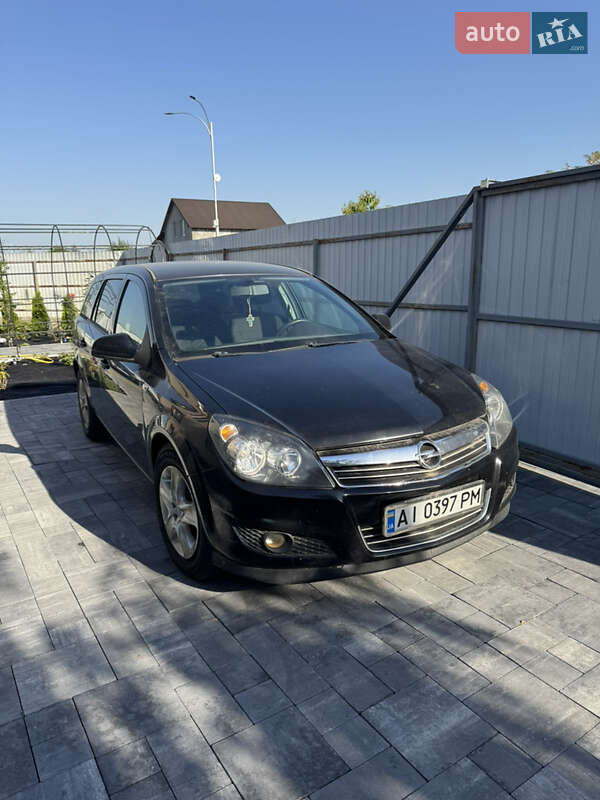 Универсал Opel Astra 2011 в 