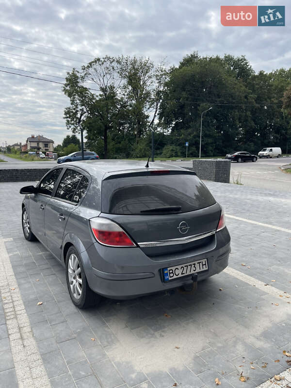 Хэтчбек Opel Astra 2004 в Стрые