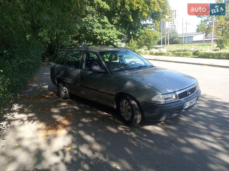 Універсал Opel Astra 1995 в Львові
