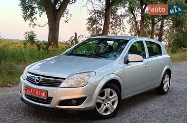 Хэтчбек Opel Astra 2009 в 