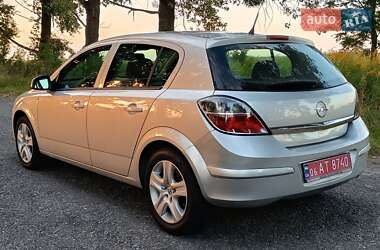 Хэтчбек Opel Astra 2009 в 
