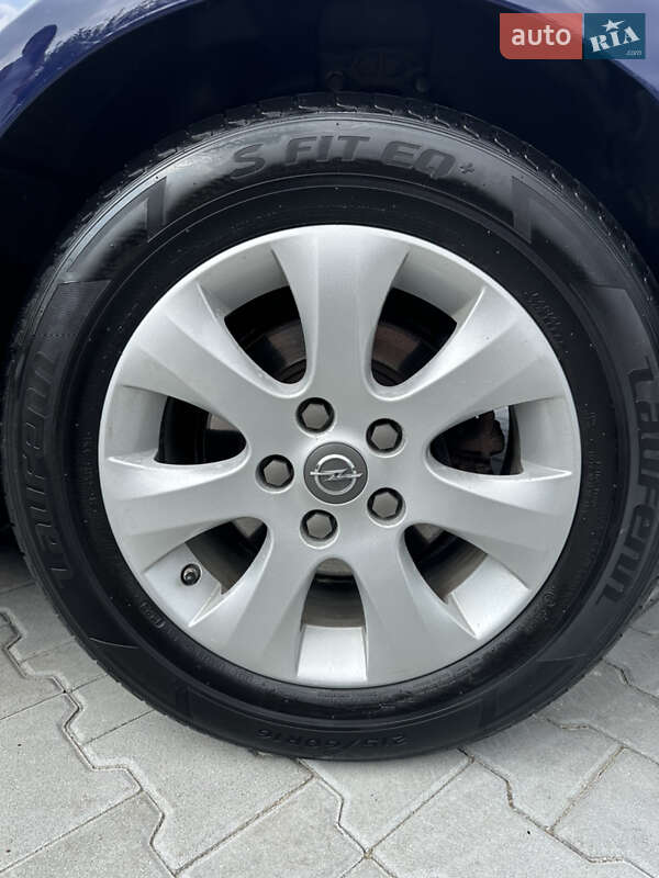 Універсал Opel Astra 2015 в Львові