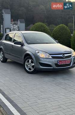 Хетчбек Opel Astra 2009 в 