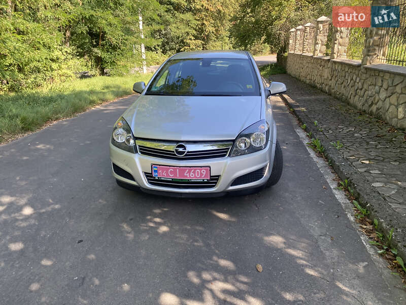 Opel Astra 2010