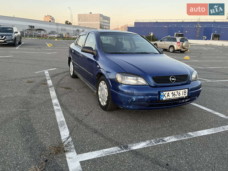 Седан Opel Astra 2006 в Киеве