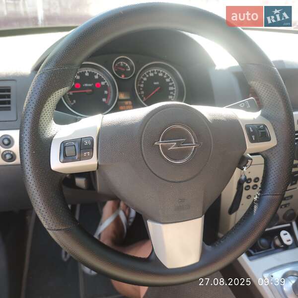 Хэтчбек Opel Astra 2007 в Одессе