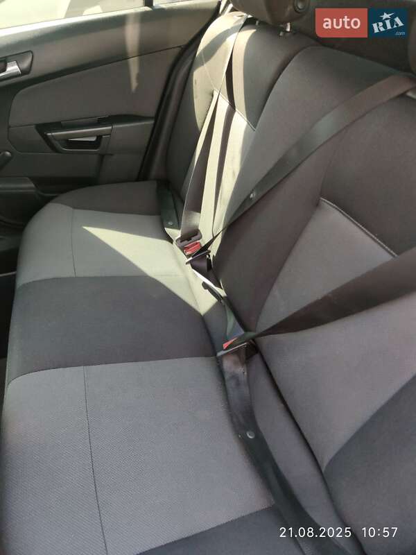 Хэтчбек Opel Astra 2007 в Одессе