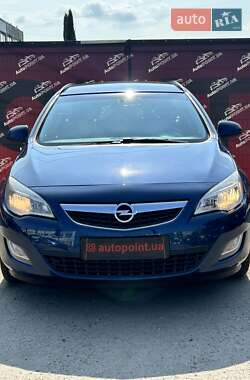 Универсал Opel Astra 2011 в 