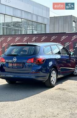 Универсал Opel Astra 2011 в 