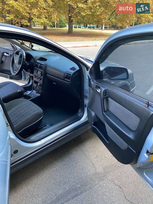 Седан Opel Astra 2004 в Желтых Водах