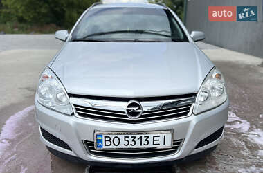 Універсал Opel Astra 2009 в Острозі