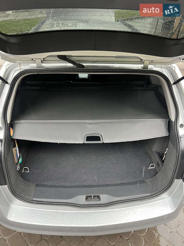 Універсал Opel Astra 2009 в Острозі