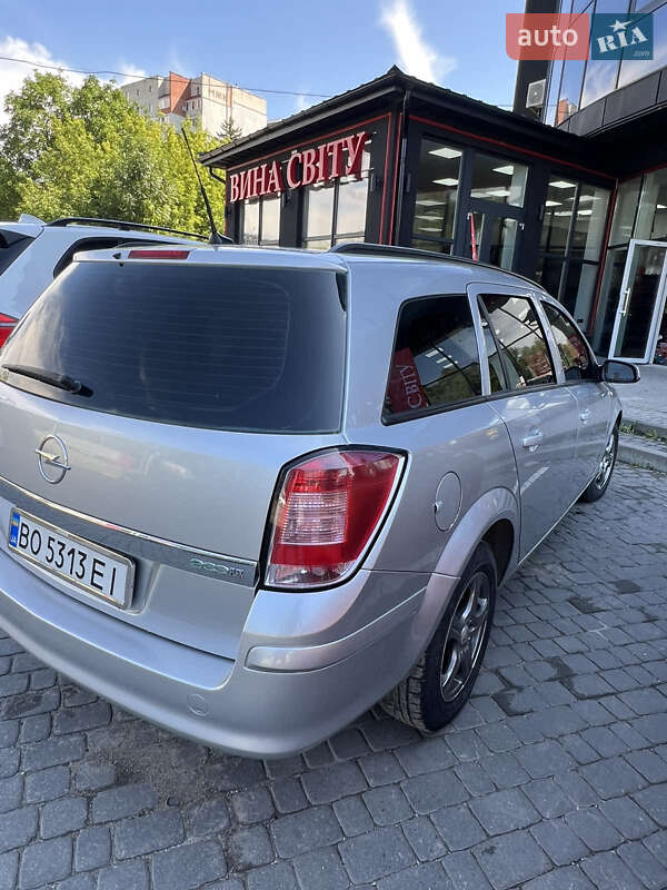 Універсал Opel Astra 2009 в Острозі