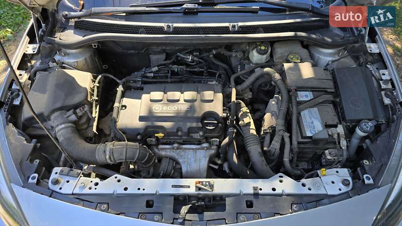 Універсал Opel Astra 2012 в Борисполі