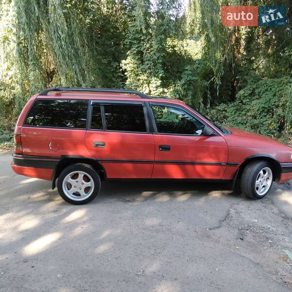 Универсал Opel Astra 1997 в Чернигове