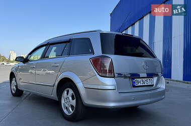 Седан Opel Astra 2005 в 