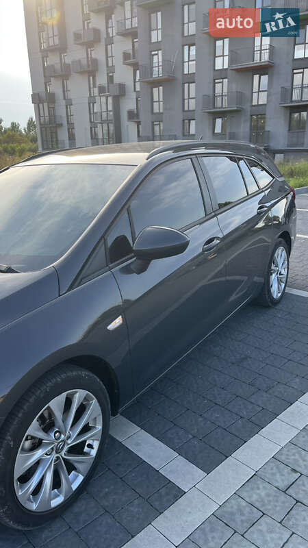 Універсал Opel Astra 2016 в Львові
