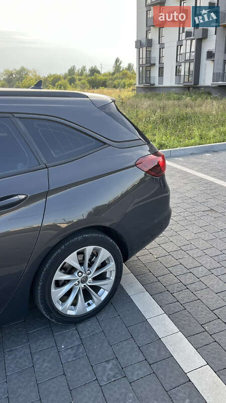 Універсал Opel Astra 2016 в Львові