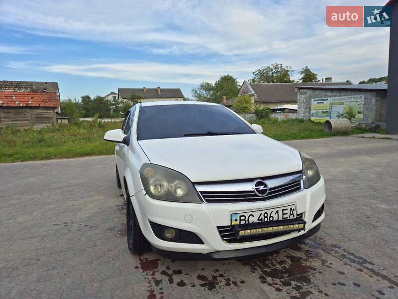 Opel Astra 2013